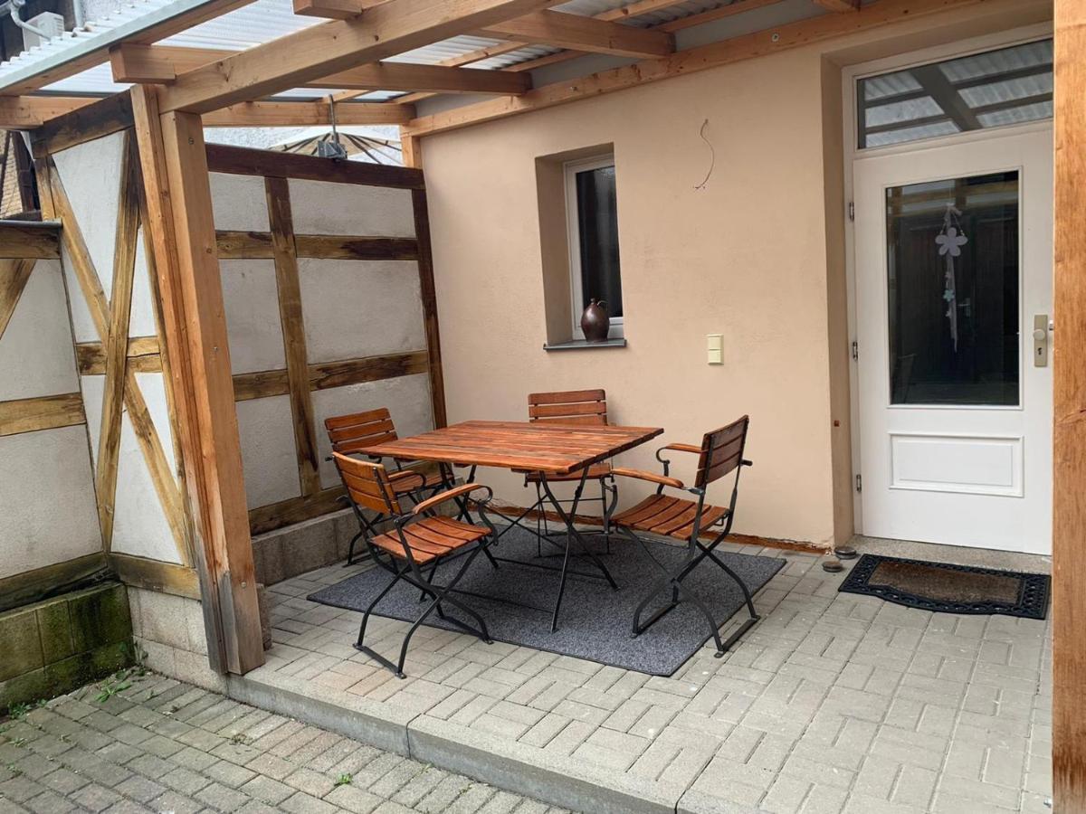Delux Ferienwohnung Kunstgalerie Und Ilmradweg Kranichfeld Екстериор снимка