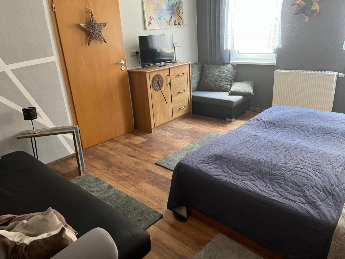 Delux Ferienwohnung Kunstgalerie Und Ilmradweg Kranichfeld Екстериор снимка