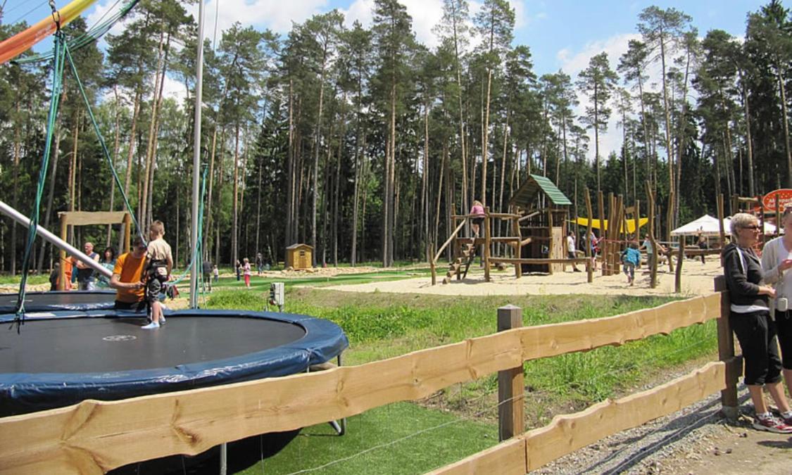 Delux Ferienwohnung Kunstgalerie Und Ilmradweg Kranichfeld Екстериор снимка